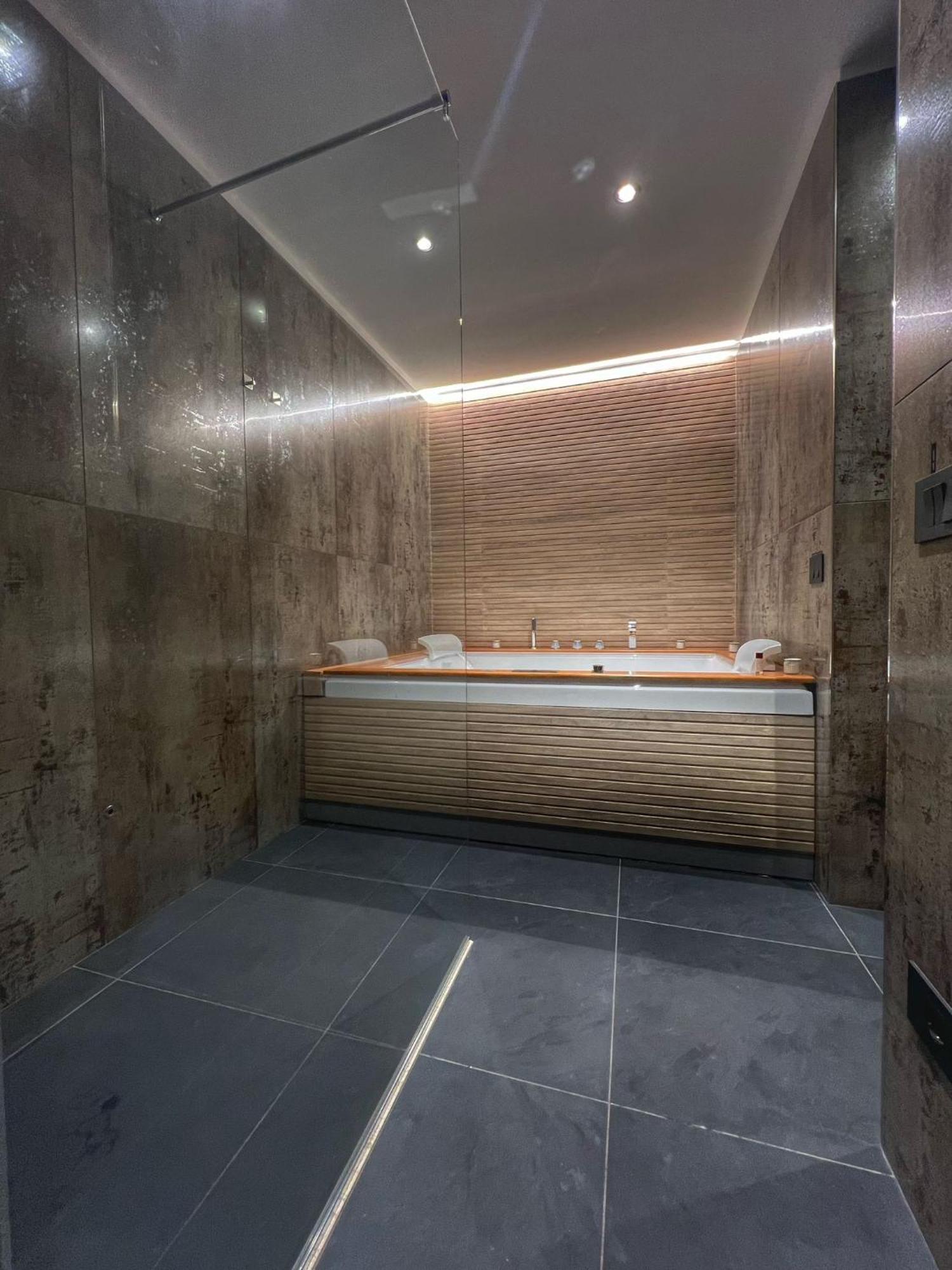 Amay City Suite Bari Exteriér fotografie
