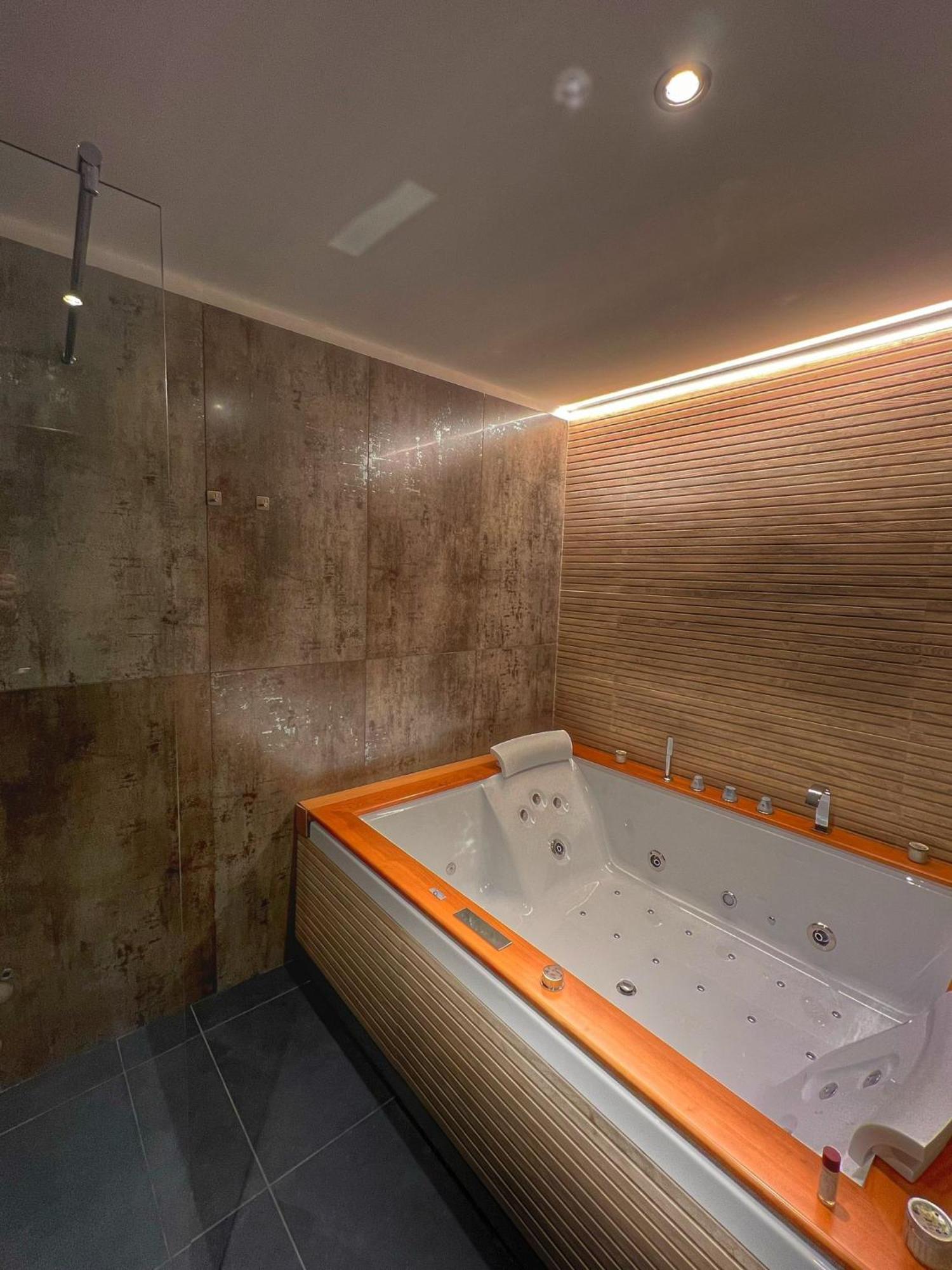 Amay City Suite Bari Exteriér fotografie